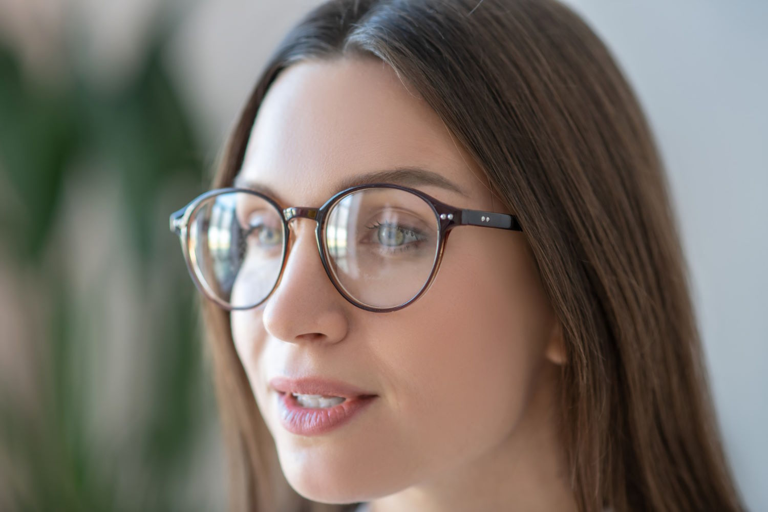 Versace dla kobiet – stylowe okulary, które nie tylko poprawią wzrok, ale też dodadzą uroku!