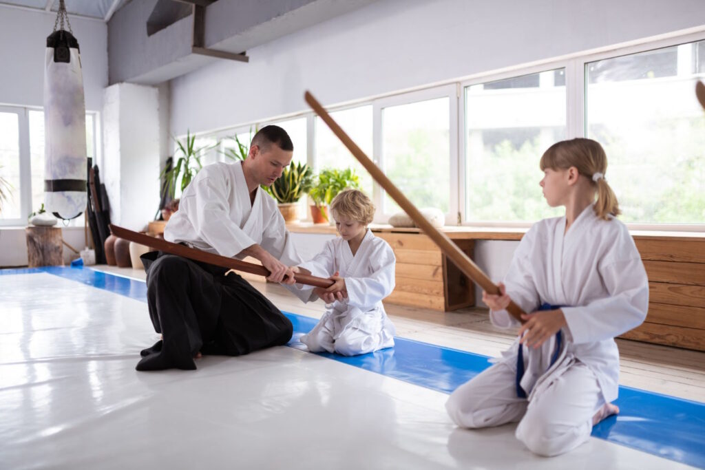 Historia aikido rozpoczyna się w Japonii, gdzie w pierwszej połowie XX wieku Morihei Ueshiba stworzył tę sztukę walki